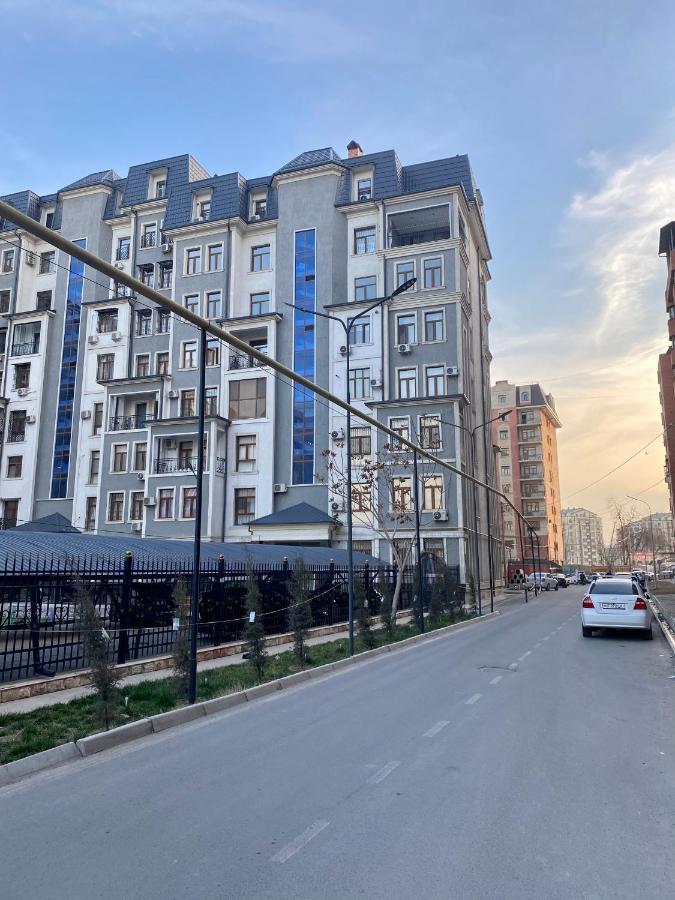 Spacious Apartment In New Building, Near The City Center And Airport Tashkent Bagian luar foto