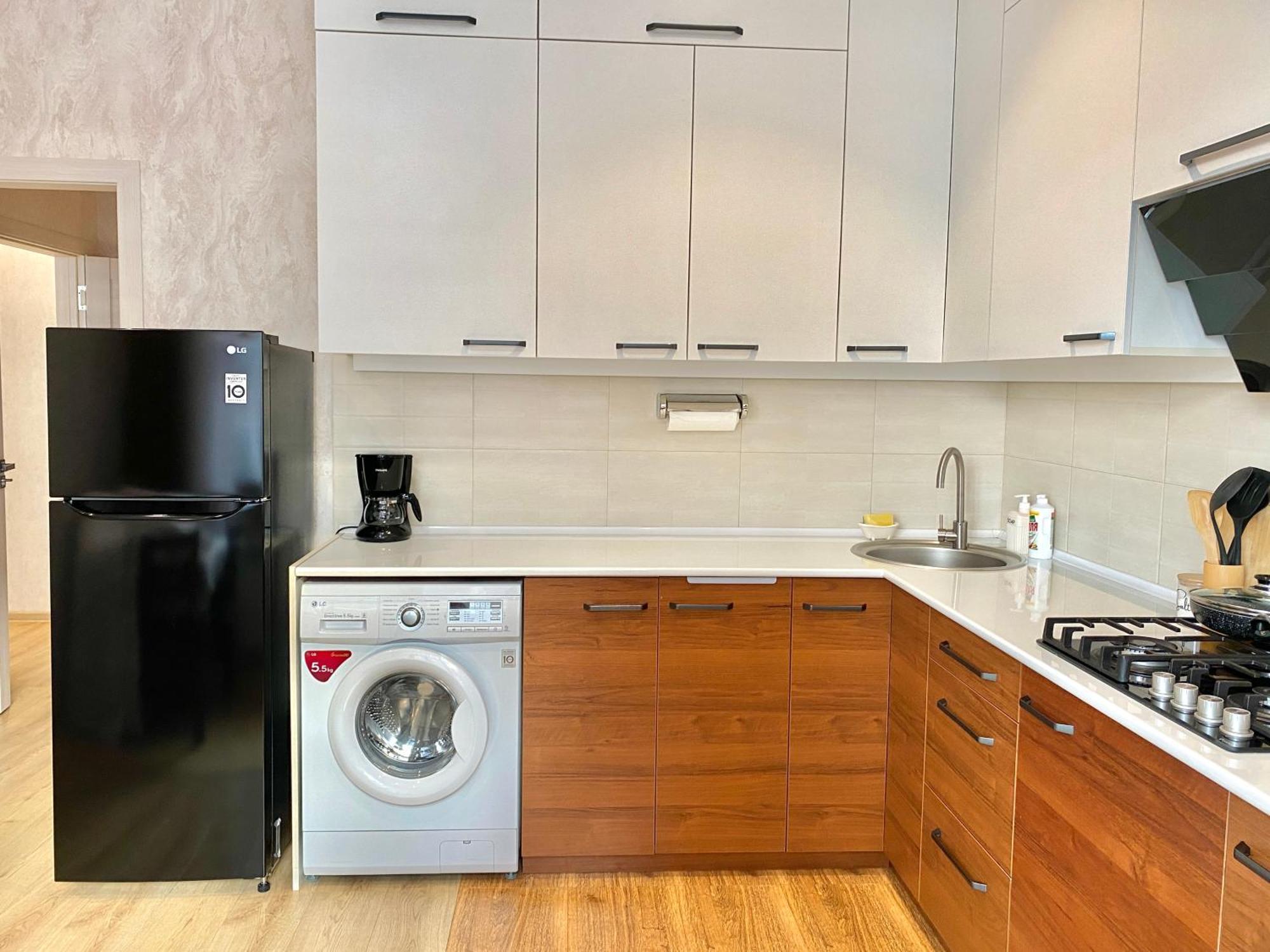 Spacious Apartment In New Building, Near The City Center And Airport Tashkent Bagian luar foto