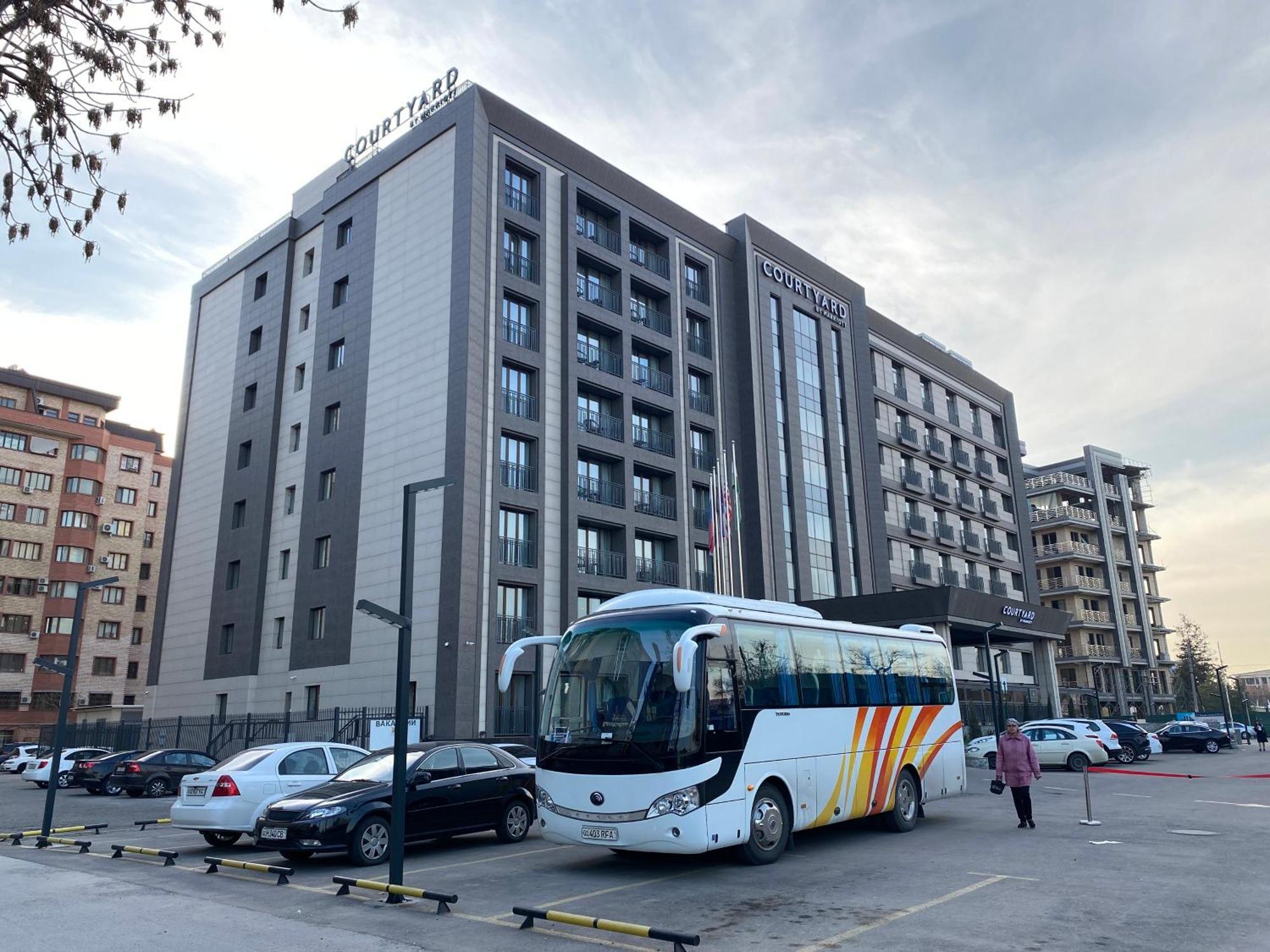 Spacious Apartment In New Building, Near The City Center And Airport Tashkent Bagian luar foto