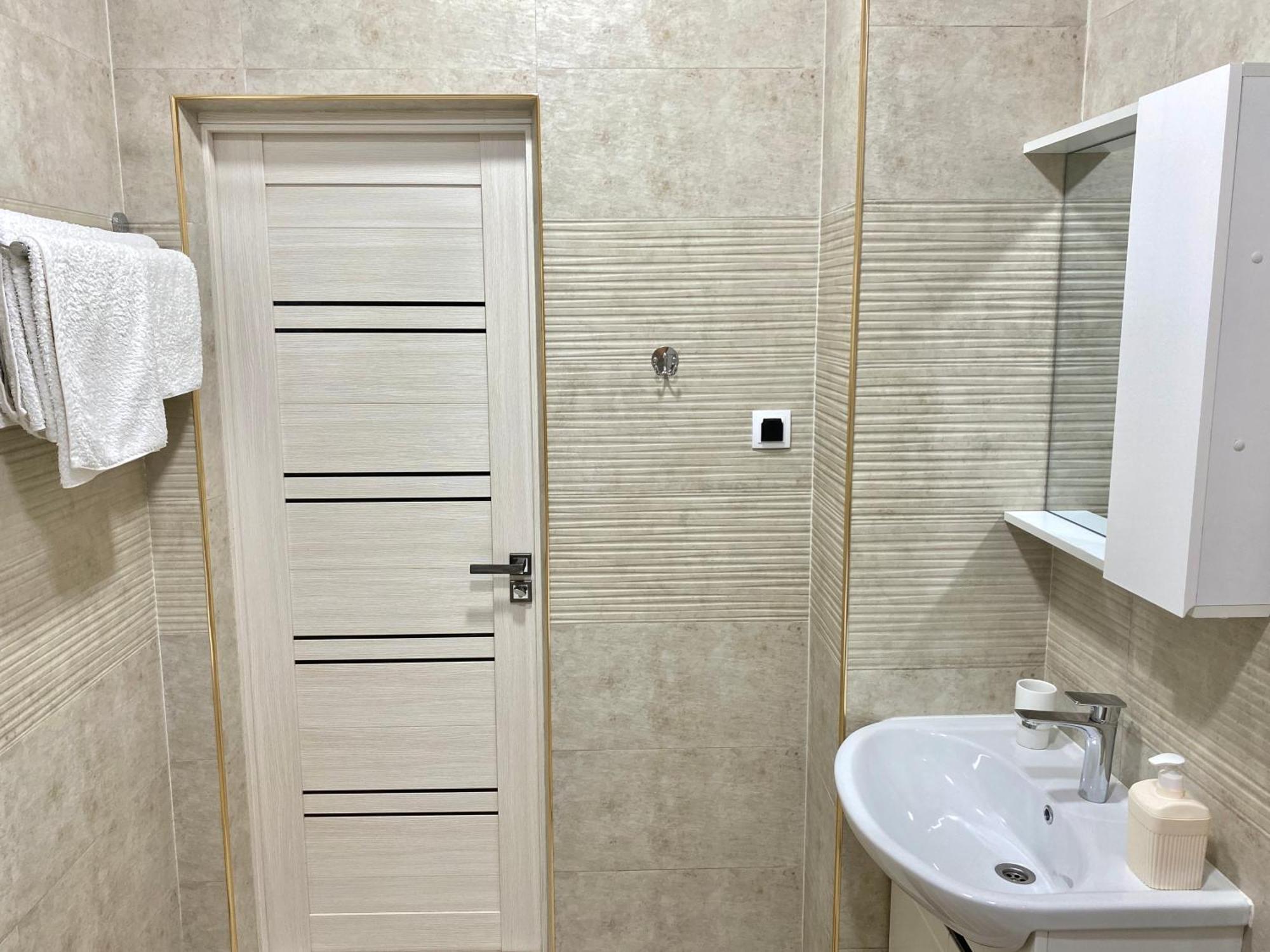 Spacious Apartment In New Building, Near The City Center And Airport Tashkent Bagian luar foto
