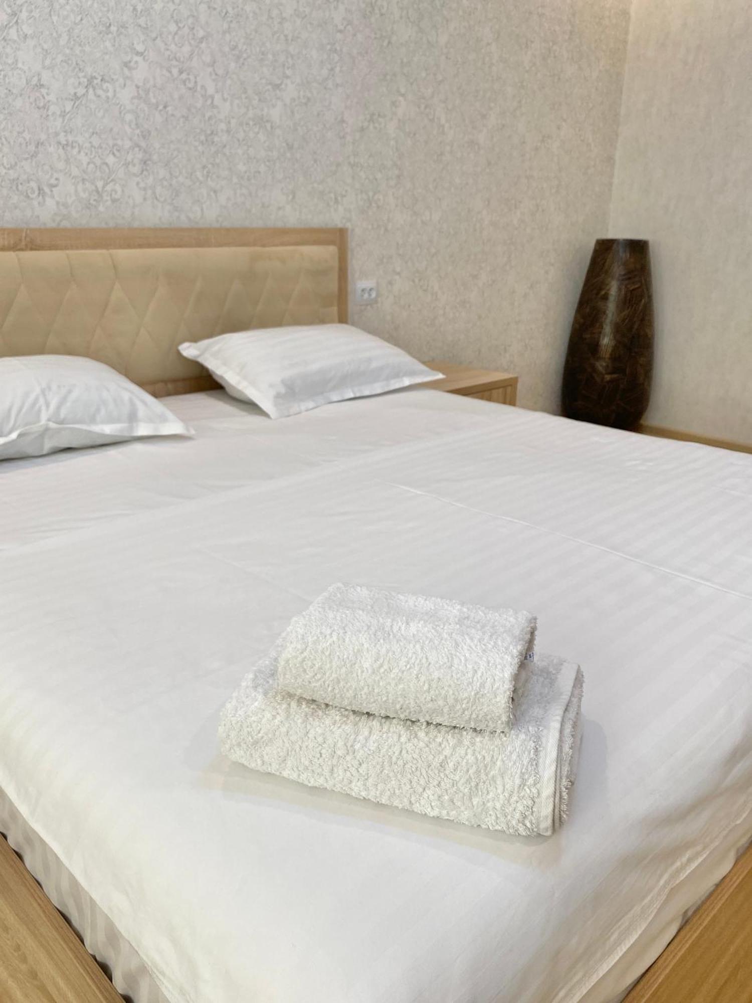 Spacious Apartment In New Building, Near The City Center And Airport Tashkent Bagian luar foto